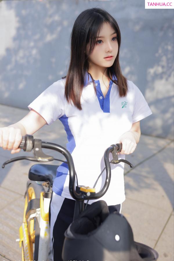 豆瓣酱  [XiuRen]高清写真图 2024.01.19 No.7994 豆瓣酱 制服美臀第62张图片